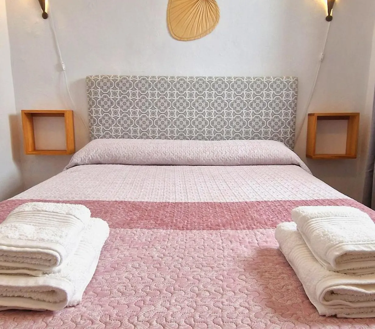 Bed and breakfast La Casa De Abuela Habitaciones Con Bano Compartido En El Casco Historico De Frigiliana 