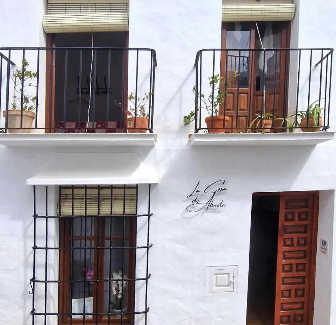 La Casa De Abuela Habitaciones Con Bano Compartido En El Casco Historico De Frigiliana 